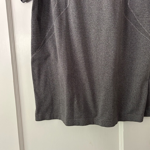 LuluLemon Metal Vent Teck Short-Sleeve - Picture 10 of 10